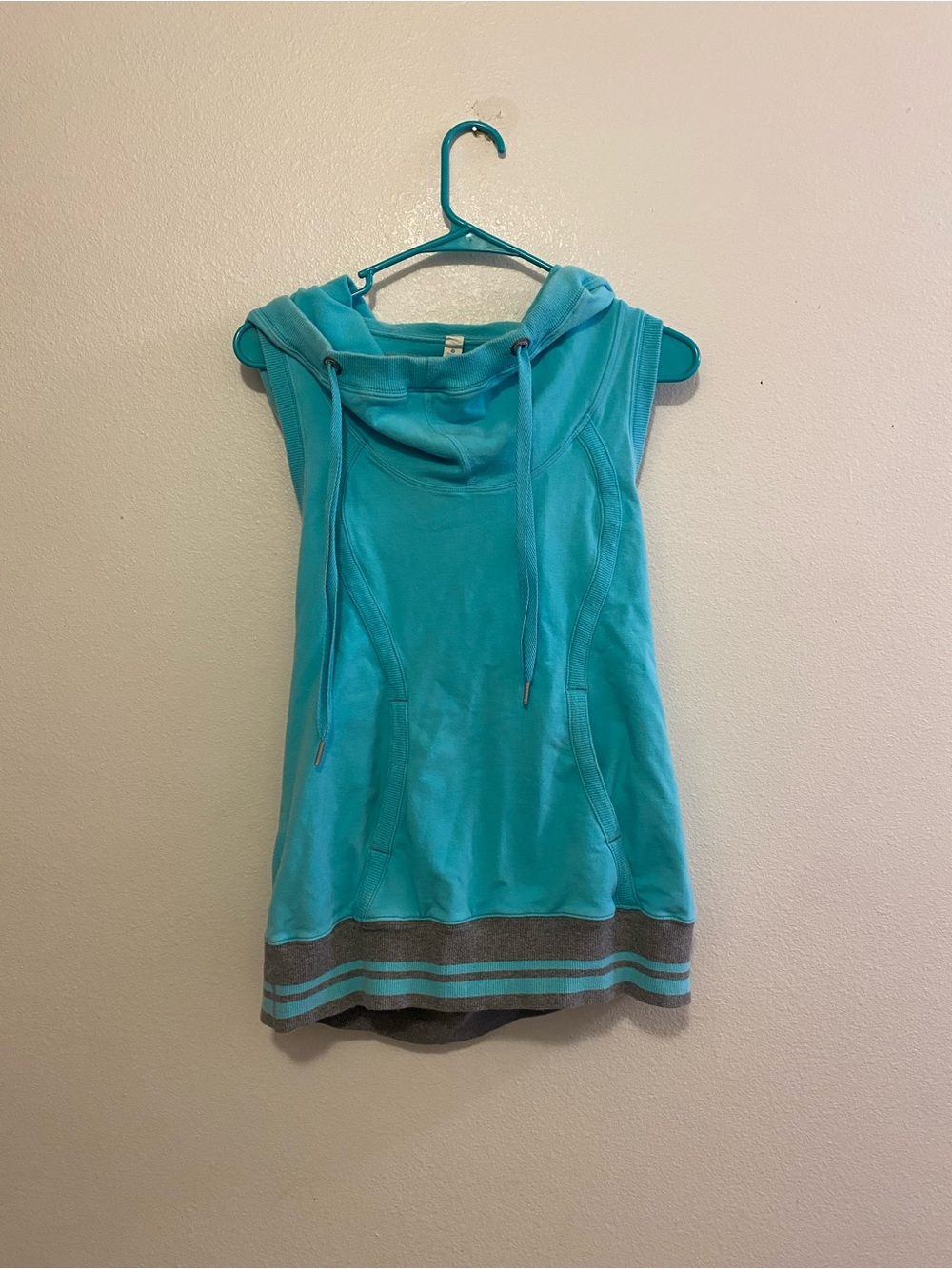 lululemon athletica Turquoise Hooded Tank with Gray Stitching